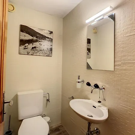 Ambassador 207 アパート